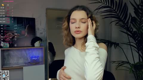 Snapshot of vibes_of_joy chatting on February 7, 2025, 6:03 am Mikky online show from February 7, 2025, 6:03 am