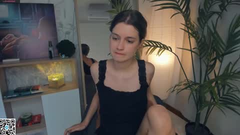 Snapshot of vibes_of_joy chatting on February 20, 2025, 10:27 am Mikky online show from February 20, 2025, 10:27 am