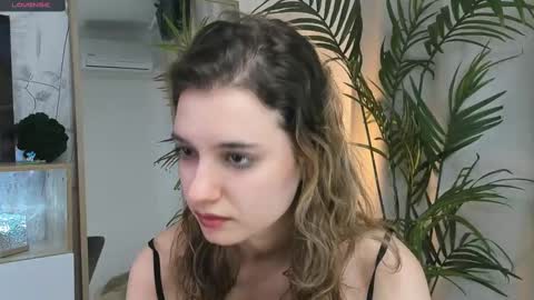 Snapshot of vibes_of_joy chatting on February 28, 2025, 11:25 am Mikky online show from February 28, 2025, 11:25 am