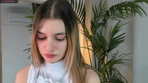 Snapshot of vibes_of_joy chatting on March 10, 2025, 7:10 am Mikky online show from March 10, 2025, 7:10 am