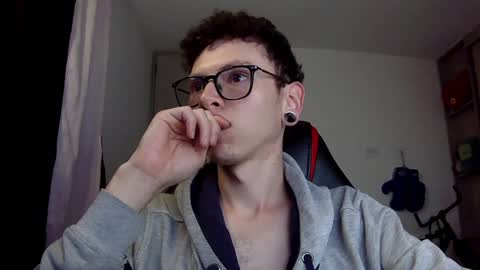 Snapshot of vicent_brais chatting on December 12, 2024, 7:08 am Vicent Brais online show from December 12, 2024, 7:08 am