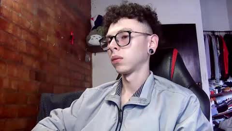 Snapshot of vicent_brais chatting on February 17, 2025, 9:19 pm Vicent Brais online show from February 17, 2025, 9:19 pm