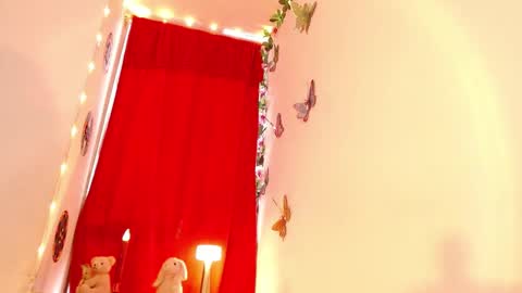 Vicky  online show from December 29, 2024, 7:00 pm