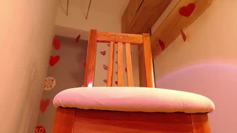 Vicky  online show from February 24, 2025, 1:10 pm