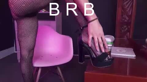 Snapshot of vicky_hot_x chatting on January 6, 2026, 4:00 pm online show from January 6, 2026, 4:00 pm