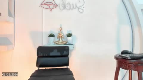 vicky_hottman online show from February 4, 2026, 4:40 am