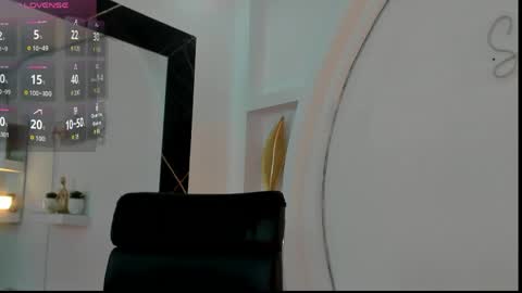 vicky_hottman online show from April 12, 2026, 2:22 pm