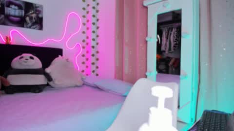 Snapshot of vickysth1 chatting on October 10, 2025, 10:42 pm VICTORIA 3 online show from October 10, 2025, 10:42 pm