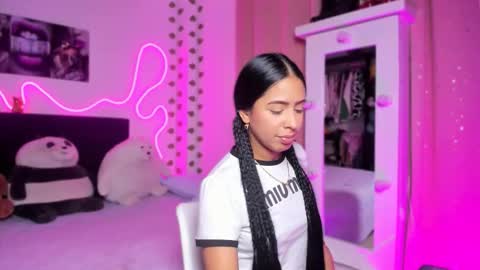 Snapshot of vickysth1 chatting on October 21, 2025, 12:22 am VICTORIA 3 online show from October 21, 2025, 12:22 am