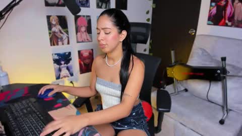 Snapshot of vickysth1 chatting on November 3, 2025, 10:42 pm VICTORIA 3 online show from November 3, 2025, 10:42 pm