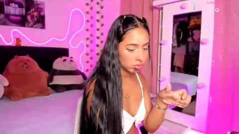 Snapshot of vickysth1 chatting on November 21, 2025, 10:41 pm VICTORIA 3 online show from November 21, 2025, 10:41 pm