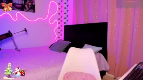 Snapshot of vickysth1 chatting on December 2, 2025, 10:38 pm VICTORIA 3 online show from December 2, 2025, 10:38 pm