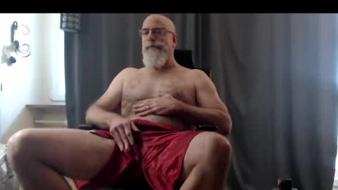 Snapshot of vicretro74 chatting on December 3, 2024, 1:54 pm Vic online show from December 3, 2024, 1:54 pm