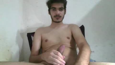 Snapshot of vicrrst chatting on October 31, 2025, 11:06 pm Vic online show from October 31, 2025, 11:06 pm