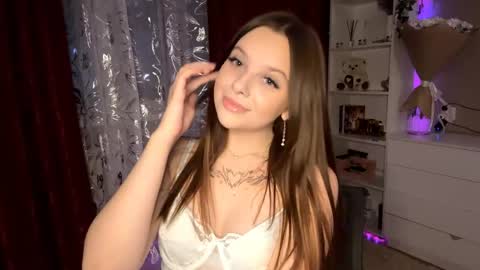 victoria2374 online show from April 17, 2026, 6:44 pm