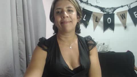 Snapshot of victoria25_meester chatting on October 9, 2025, 9:35 pm Hi guys Im victoria Be the one who can control me in PVT online show from October 9, 2025, 9:35 pm