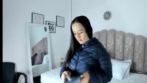 valentina online show from October 12, 2025, 10:25 am