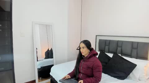 valentina online show from November 30, 2025, 9:24 am