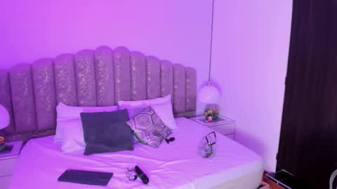 valentina online show from January 15, 2026, 12:10 pm