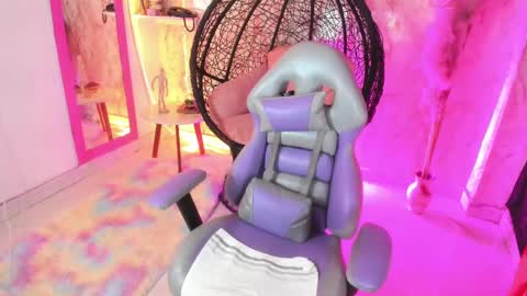 victoria_floyd1 online show from February 27, 2025, 9:43 am