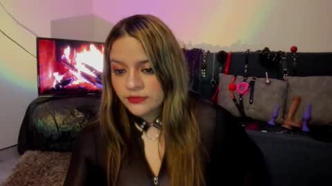 victoria_floyd1 online show from September 28, 2025, 2:39 am