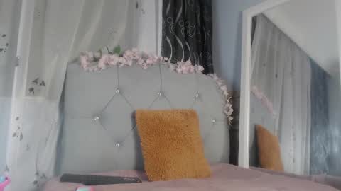 victoria_founta1n online show from March 16, 2026, 6:45 pm