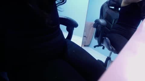 Victoria online show from October 21, 2025, 12:50 pm