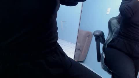 Victoria online show from November 6, 2025, 12:50 pm