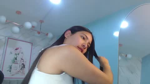 Snapshot of victoria_hernandez_t chatting on May 26, 2026, 1:07 pm Victoria online show from May 26, 2026, 1:07 pm