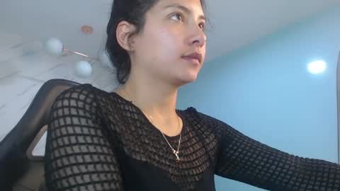 Snapshot of victoria_hernandez_t chatting on June 1, 2026, 1:02 pm Victoria online show from June 1, 2026, 1:02 pm