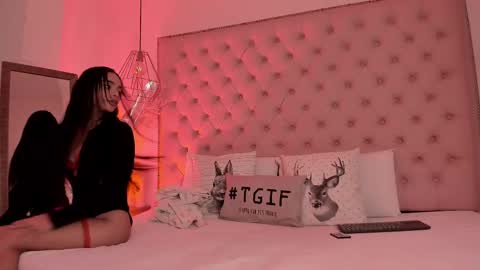 Snapshot of victoria_kitt chatting on February 19, 2025, 7:27 pm victoria_kitt online show from February 19, 2025, 7:27 pm