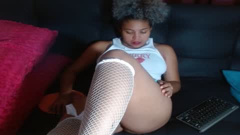 Snapshot of victoria_miler chatting on February 2, 2025, 11:40 am VICKY online show from February 2, 2025, 11:40 am