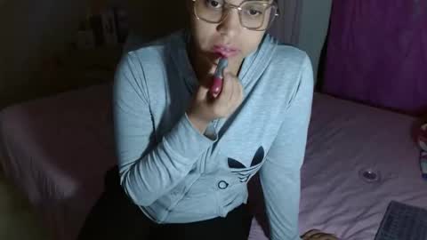 VICKY online show from May 15, 2026, 11:23 pm