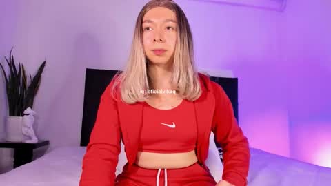 Snapshot of victoria_qq chatting on March 4, 2026, 3:01 am D A N I online show from March 4, 2026, 3:01 am