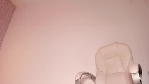 Victoria Sofia online show from March 12, 2025, 9:23 am