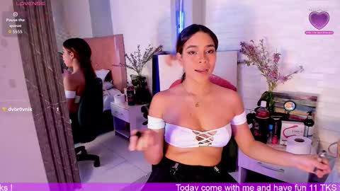 Victoria online show from November 21, 2025, 7:56 pm