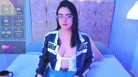 Victoria Andrade online show from March 21, 2026, 1:05 pm