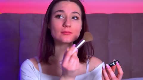 Victoria online show from February 19, 2025, 3:39 am