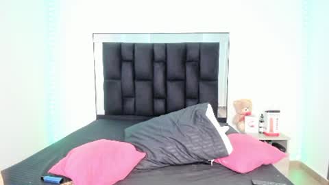 VICTORIA online show from February 25, 2025, 3:05 pm