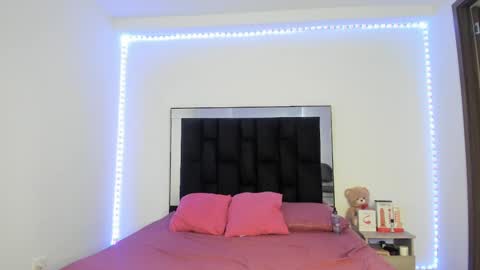 VICTORIA online show from March 7, 2025, 12:01 pm