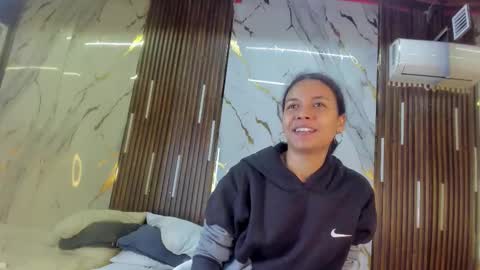 Victoria  online show from January 5, 2026, 7:28 pm