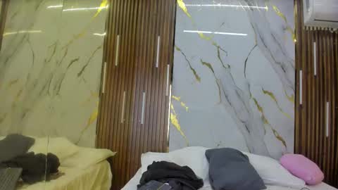 Victoria  online show from January 16, 2026, 8:02 pm