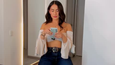 Vcitoria online show from September 18, 2025, 12:23 am