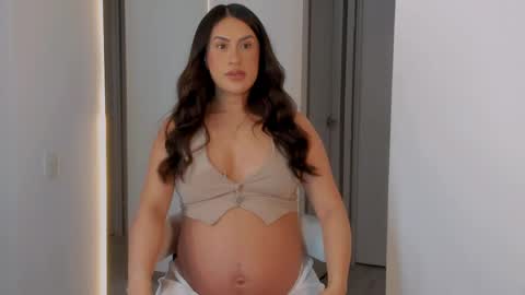 Vcitoria online show from April 17, 2026, 1:08 am