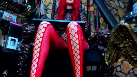 Victoria Heller online show from September 10, 2025, 6:13 am