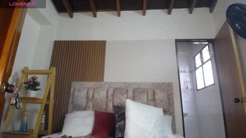 victoriamil1 online show from February 26, 2025, 8:44 pm