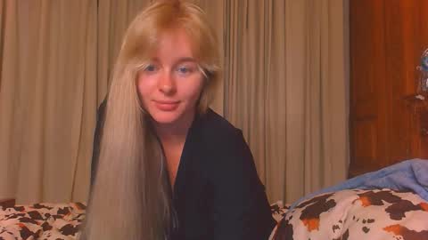 Eva and Victor online show from February 1, 2026, 1:53 pm