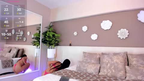 Victoria Shelby  online show from October 12, 2025, 11:53 am