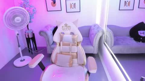 Snapshot of victoriia_doll chatting on February 9, 2026, 12:20 pm Victoria. online show from February 9, 2026, 12:20 pm