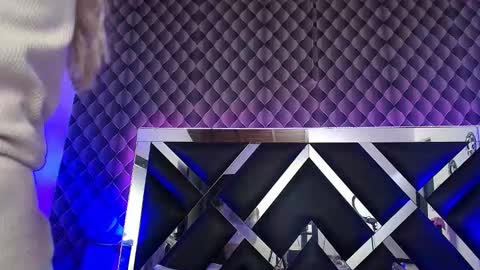 victtoria lee online show from November 18, 2025, 7:07 pm